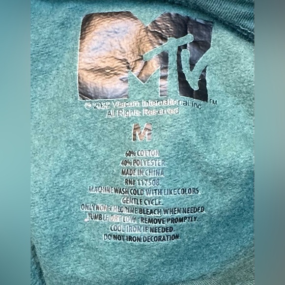 MTV darker green long sleeve pullover hoodie women’s medium - Picture 4 of 5